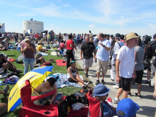 griffithobservatoryspaceshuttleflyover40.jpg